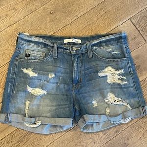Kancan distressed shorts size 26.